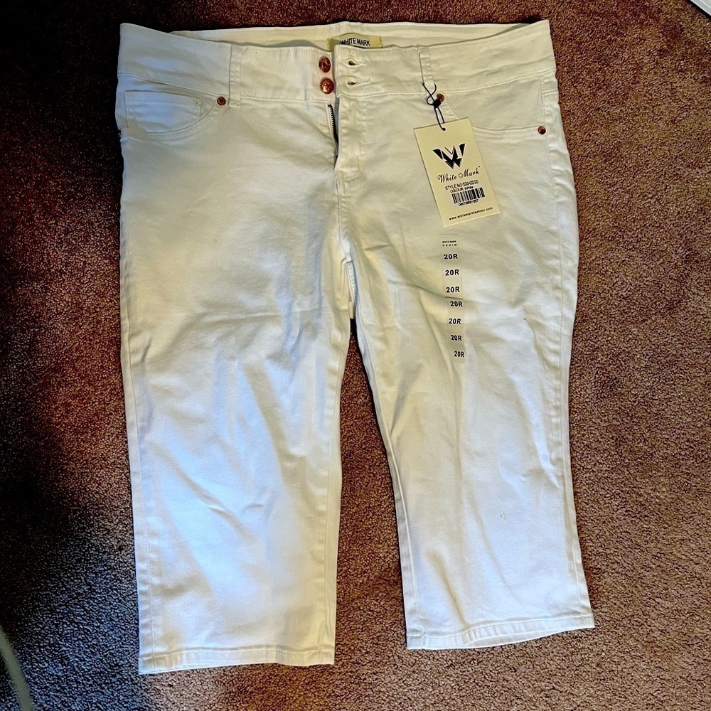 BRAND New Capris